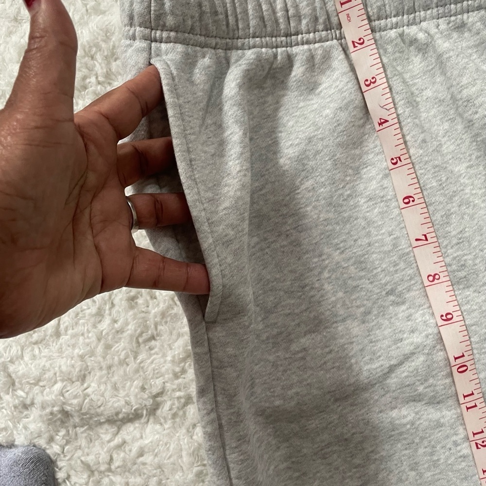 Universal Thread men’s Light Gray Joggers - Picture 6 of 12